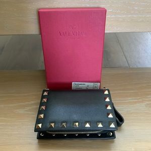 VALENTINO MEDIUM ROCKSTUD WALLET